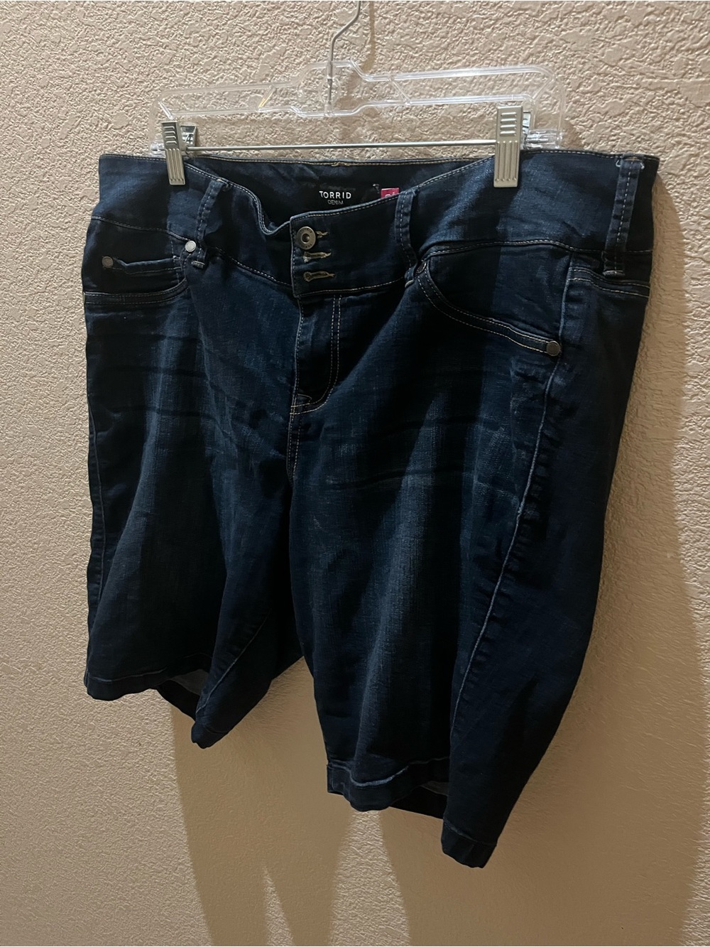 Torrid Stretchy Jean Shorts - size 20